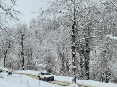 تردد در محور‌های کوهستانی گیلان با زنجیر چرخ