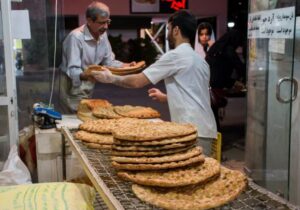افزایش سهمیه آرد و تمدید ساعات فعالیت نانوایی ها برای خدمت رسانی بهتر به شهروندان و مسافران