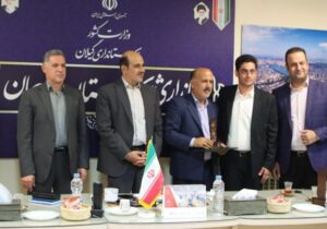 تجلیل از شرکت تعاونی دهیاران بخش رودبنه به عنوان تعاونی برتر شهرستان لاهیجان
