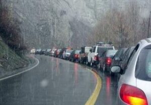 بازگشت مسافران و ترافیک سنگین در جاده خروجی گیلان