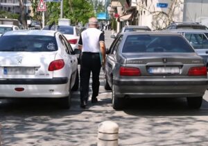 تشدید برخورد پلیس راهور گیلان با پارک خودرو‌ها در پیاده‌راه‌ها