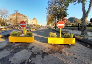 بسته شدن موقت باند کندروی بلوار امام رضا (ع) به منظور ساماندهی دستفروشان