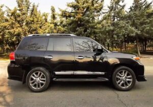 توقیف تویوتا لندکروز قاچاق در گیلان ؛ محکومیت ۱۶۰ میلیارد ریالی متخلف