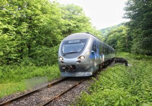 سوت نخستین قطار گردشگری گیلان به صدا درآمد