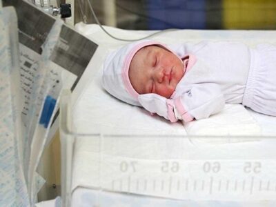 نوزاد عجول در آمبولانس اورژانس حویق متولد شد