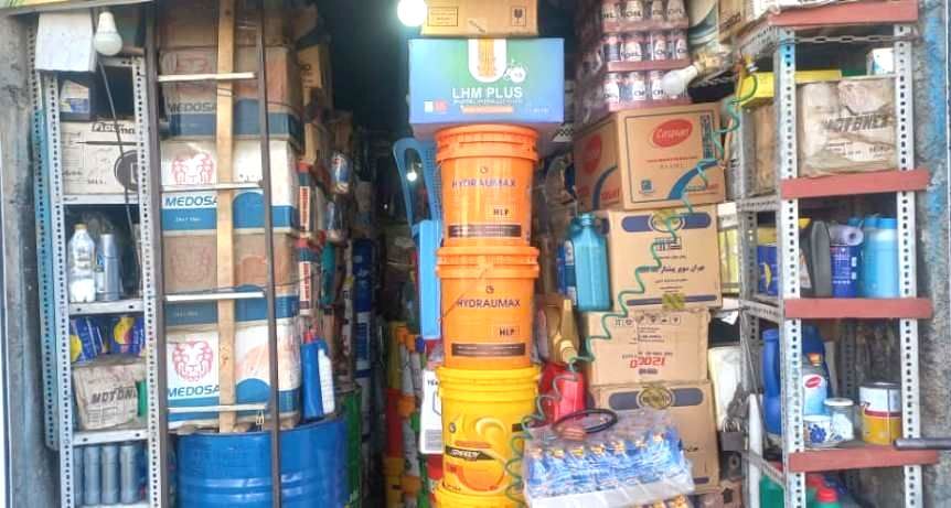 کشف ۲۵ هزار لیتر روغن موتور احتکاری در سیاهکل